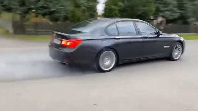 BMW 750i F01