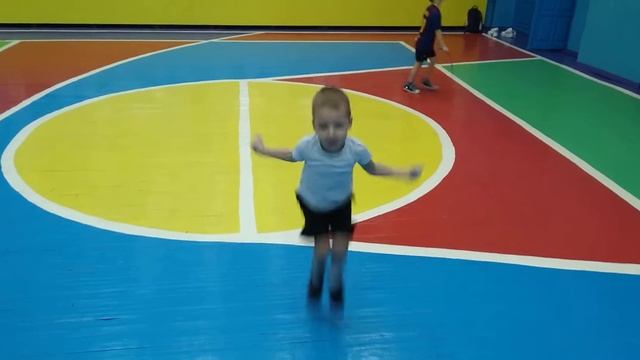 ФУТБОЛЬНОЕ УПРАЖНЕНИЕ: Прыжки на скакалке смотреть онлайн