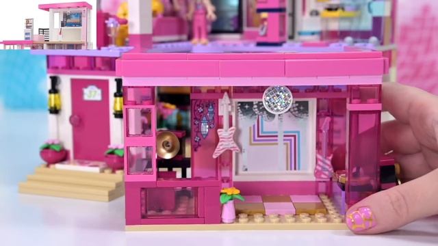Barbie's Dream House is finished! (in Lego) - Building the penthouse floor - custom Lego build pt 3 смотреть онлайн