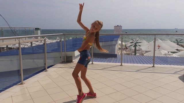 Ратушная Валерия, Стрит-шааби и море :) смотреть онлайн