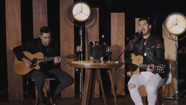 ROGER FLORES - Muleca / Cumadi e Cumpadi / Barquinho (Medley Sertanejo) смотреть онлайн