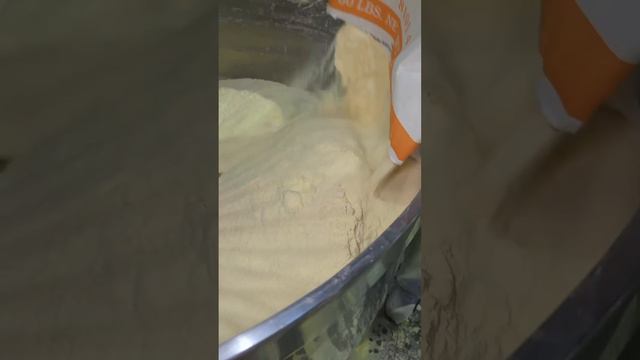 Самовыгружающийся тестомес с выгрузкой теста на стол смотреть онлайн