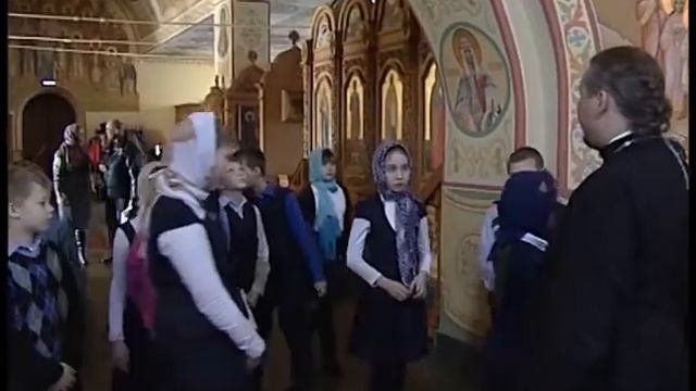 Никольский храм села Большая Ельня посетили школьники с экскурсией смотреть онлайн