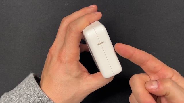 QUICK REVIEW - Apple 67w USB-C Power Adaptor Charger for The MacBook Pro смотреть онлайн