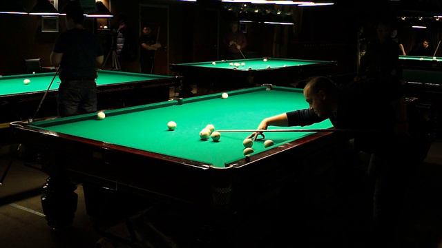 Алексей против Прохора в быстрой партии по свободной пирамиде, русский бильярд смотреть онлайн