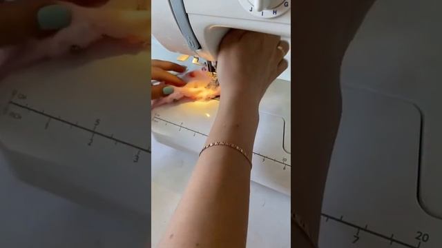 КАК СШИТЬ КОЛГОТКИ ИЗ НОСКА смотреть онлайн