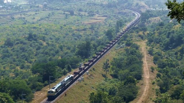 Longest Train in Indian Railways 2 KM Long | PYTHON Train смотреть онлайн
