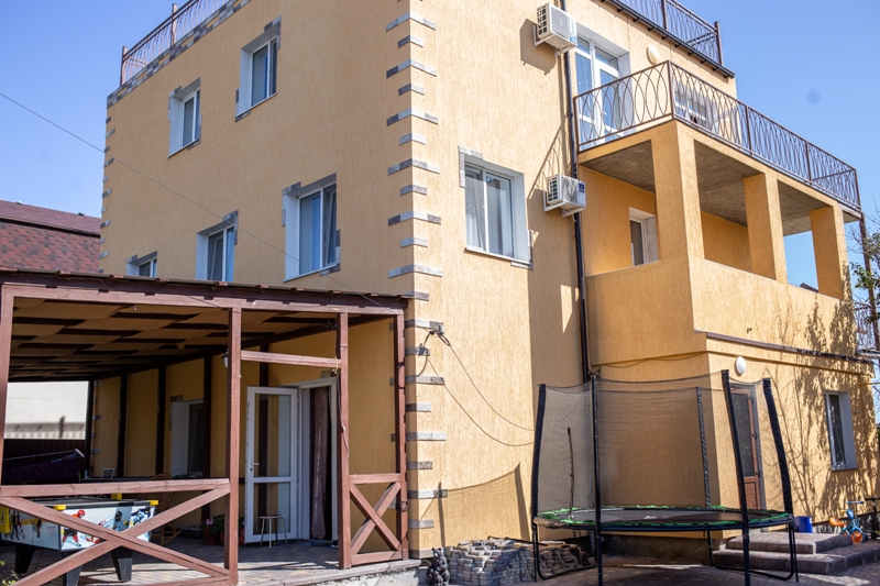 Отдых в Феодосии в Береговом частный сектор. Жилье для отдыха в Феодосии. «Дикая вишня» ГОСТЕВОЙ ДОМ смотреть онлайн