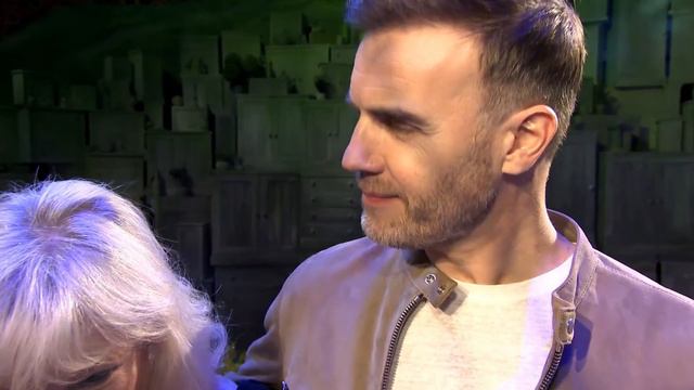 Ross King Joins Gary Barlow and the Ladies of The Girls Onstage! | Lorraine смотреть онлайн