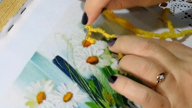 EmbroideryRibbons/DIY/ Сhamomile/Вышивка лентами. Ромашка. Середина