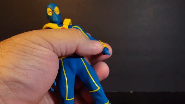 Mezco Toyz One:12 Collective SDCC Exclusive Deadpool figure review. (X-Men version) смотреть онлайн