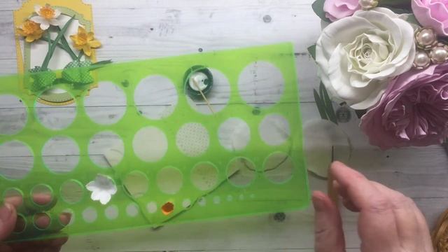 Как сделать ЦВЕТЫ нарциссы для альбома своими руками | СКРАПБУКИНГ мастер класс смотреть онлайн