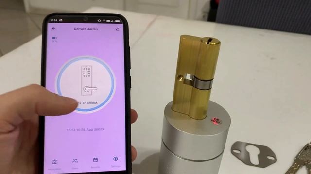 Test Zemismart Serrure Zigbee смотреть онлайн