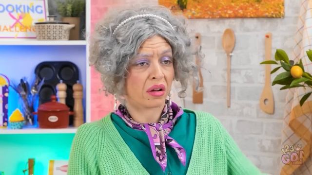 VAMPIRE VS GRANNY COOKING CHALLENGE || Funny Kitchen Hacks by 123 GO! FOOD смотреть онлайн