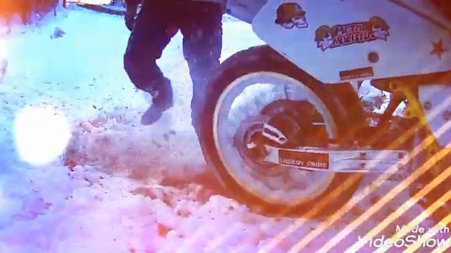 Suzuki dr 250 snow crossing.... смотреть онлайн