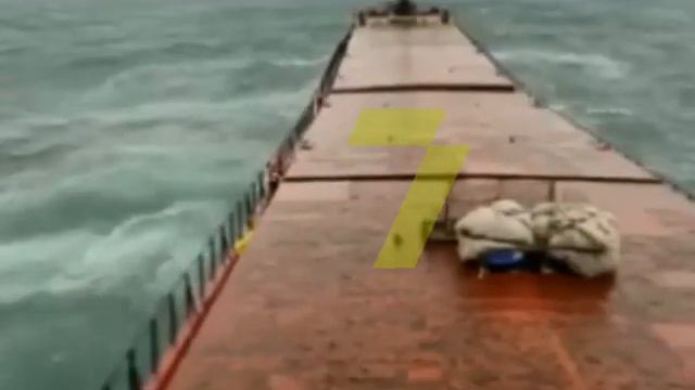 Момент крушения сухогруза Arvin Волго Балт 189