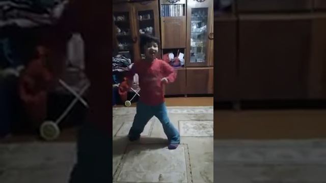 Жасмин танцует паппито смотреть онлайн