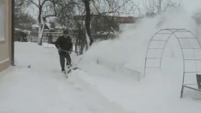 17 03 18 Снегоуборщик в работе смотреть онлайн