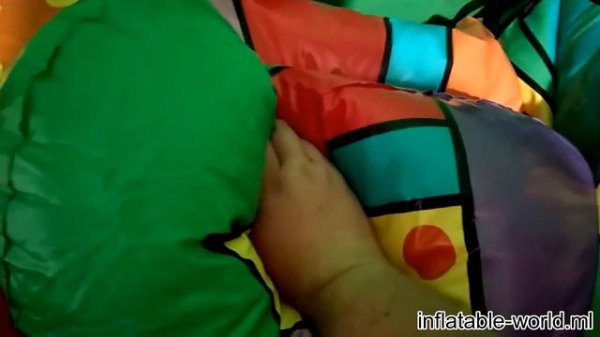 Inflatable rhino deflate (part.2) | HD