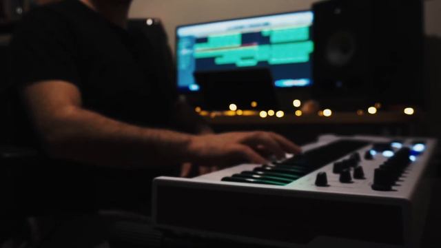 Making Dark Synth Music (with Arturia Keylab Essential 49) смотреть онлайн