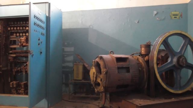 Залипайка не залипает. Ремонт старого лифта смотреть онлайн