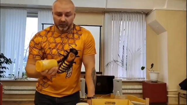 Василий Песоцкий о сортах, хранении и вкусовых особенностях мёда / Лекции по пчеловодству смотреть онлайн