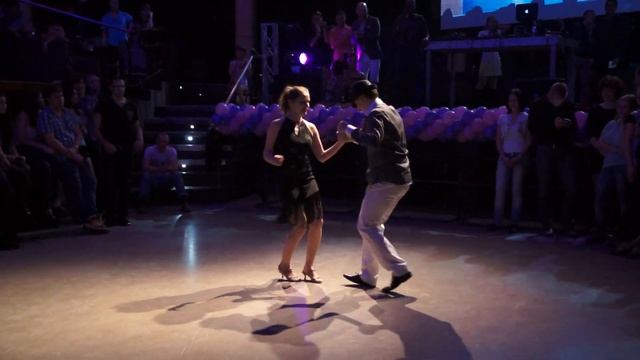 Bachata Dominicana "Salsa Fiesta". Vladimir y Irene смотреть онлайн