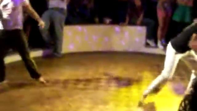 Guanabara Bar Cordao de Ouro Capoeira смотреть онлайн