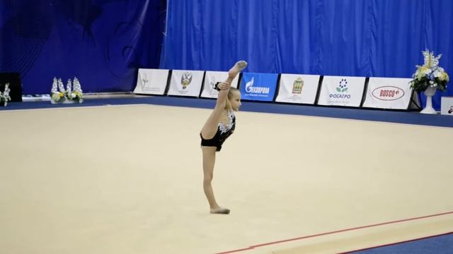 Даша Васильева - Фестиваль по художественной гимнастике «Золотая осень». г. Пенза 2016 год смотреть онлайн