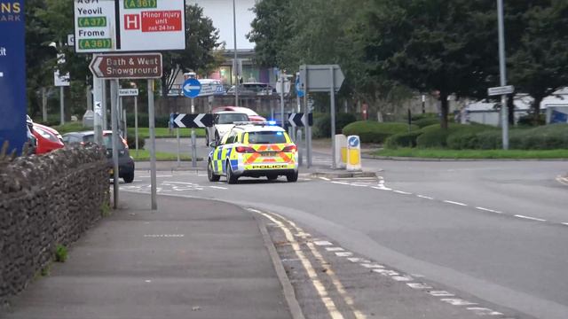 [FAST SPEED] 3 Different British Police Cars Responding with Lights and Sirens! at Speed! смотреть онлайн