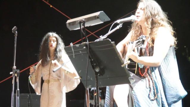 Katerina Polemi & Katerine Duska - Hey! Mr. @ Kipos Megarou смотреть онлайн