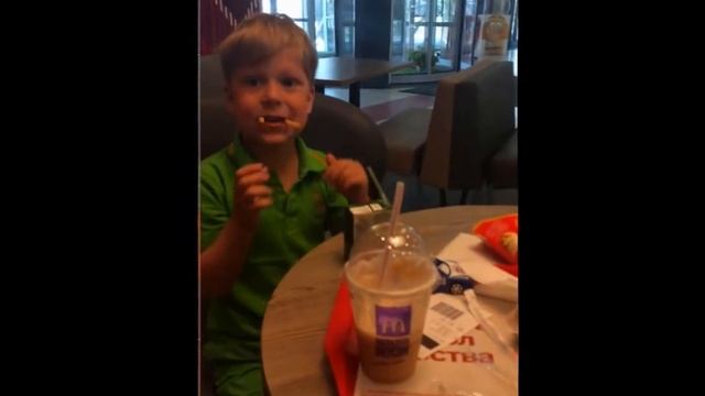 Вика Кикимосики готовится к выпускному или Детская татуировка смотреть онлайн