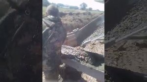 Подача бетона по лотку