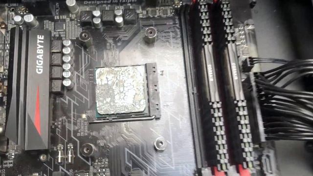 Ryzen 7 5800X3D on AM4 Motherboard смотреть онлайн
