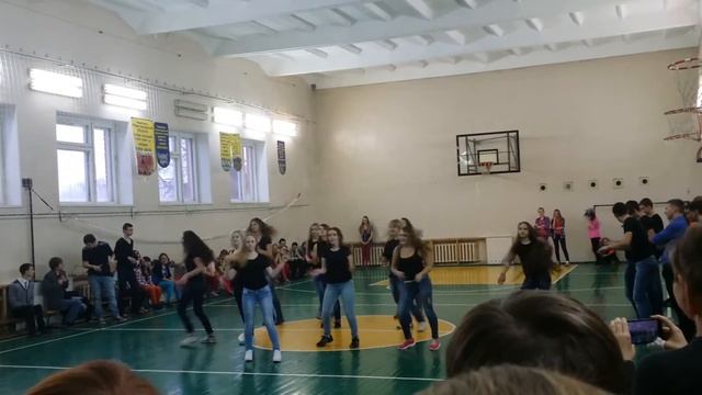 Альтернативные танцы. 10"Б" класс смотреть онлайн