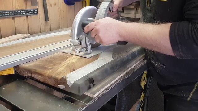 Столы из эпоксидной смолы и дерева. Как сделать. Процесс работы декоративного изделия заливка стола смотреть онлайн