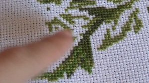 Вышивка крестиком. Закрепка нити микростежком в конце вышивки