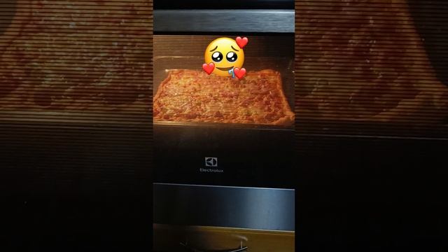 Жду пиццу, аж слюнки текут? смотреть онлайн