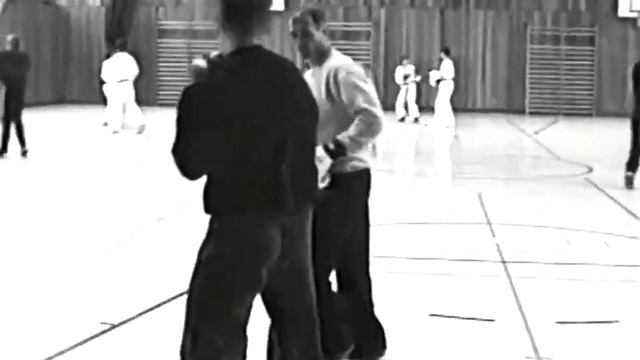 Sparring with Bill "Superfoot" Wallace in 1990 смотреть онлайн