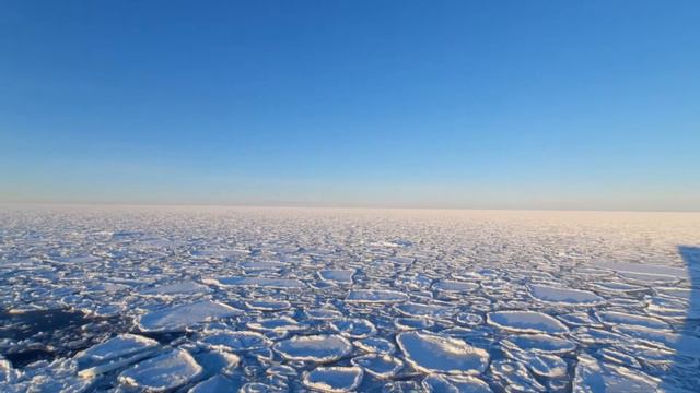 Работа в море. Переход. Охотское море. Льды. т/р "Бухта Асача". смотреть онлайн