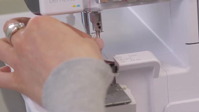 BERNETTE B42 + B44 + B48 - Подготовка оверлока к использованию #1