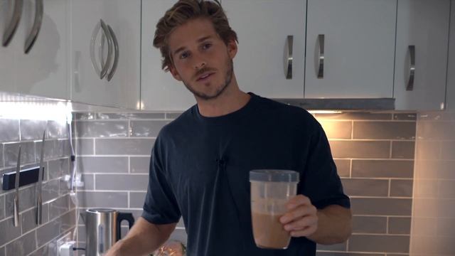 5 hacks to beat a hangover. смотреть онлайн