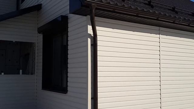 Монтаж фасада виниловый сайдинг & монтируем сайдинг на коттедж. Часть 4 Финал [Дом и К]