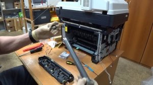 #105 Принтер Kyocera M2030 \ M2035 \ M2530 \ M2535 \ P2035 \ P2135 мажет, трещит | Как снять печку
