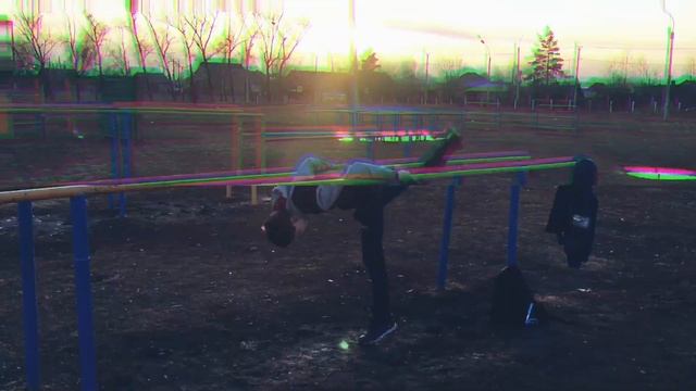 НАУЧИЛСЯ ЗАДНИЙ КУВЫРОК НА БРУСЬЯХ