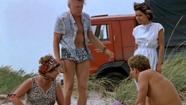 Молчат Дома (Molchat Doma) - Тоска | "Маленькая Вера" (Music video) смотреть онлайн