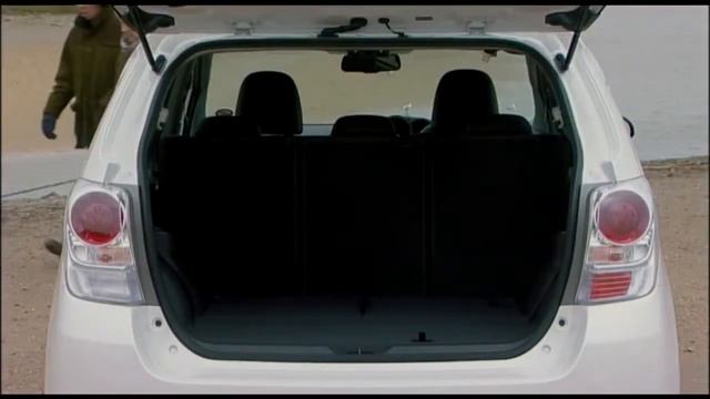 Easy-flat seating makes the new Toyota Verso your flexible friend смотреть онлайн