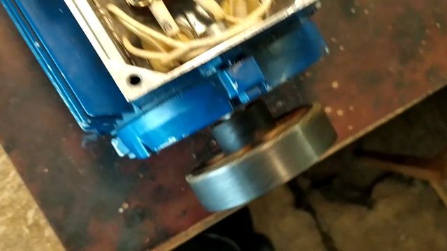 Запуск 3-х фазного электродвигателя от сети 220 с минимальными потерями мощности. смотреть онлайн