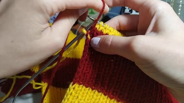 Вяжем полоски спицами без обрыва нити. смотреть онлайн