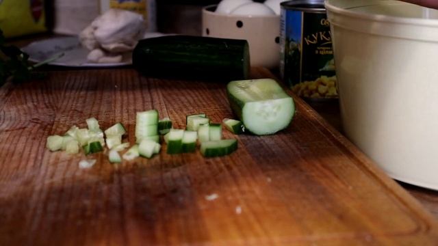 Салат с курицей и пекинской капустой смотреть онлайн